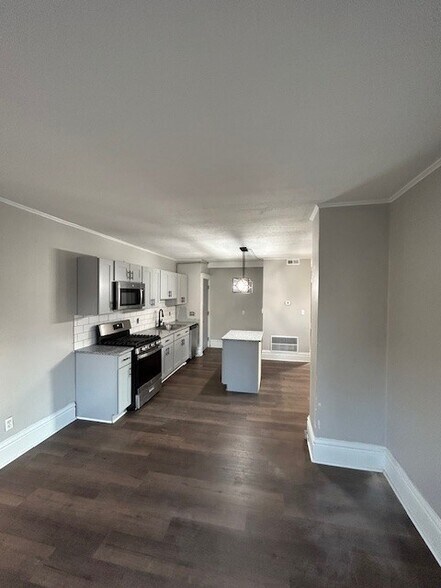 More Photos Of 834 Sherman St SE, Grand Rapids Apartments For Sale