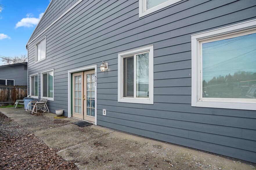 Primary Photo Of 1505 NW Harwood Ave, Prineville Apartments For Sale