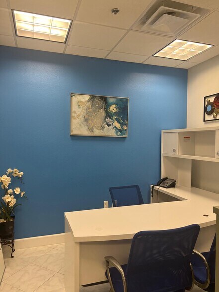 More Photos Of 13538 Village Park Dr, Orlando Office Residential For Lease