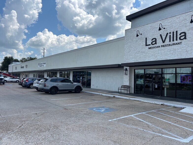 More Photos Of 7924 FM-1960 E, Humble Unknown For Lease