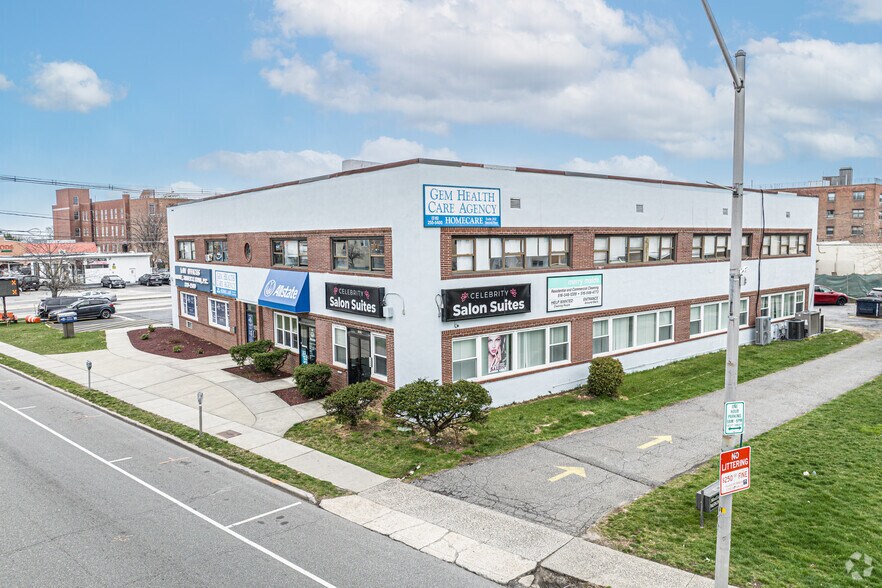 More Photos Of 147-151 W Merrick Rd, Freeport Medical For Lease
