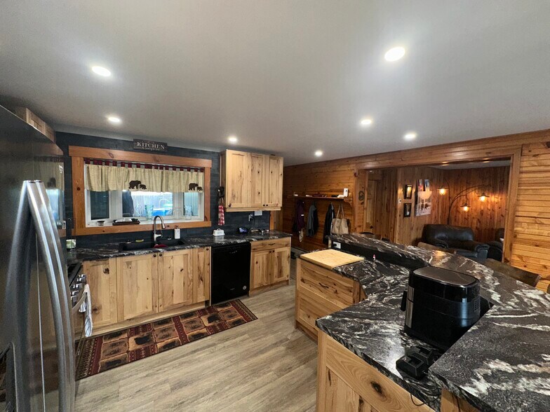 More Photos Of 171 Mission Rd, Wawa Hotel For Sale