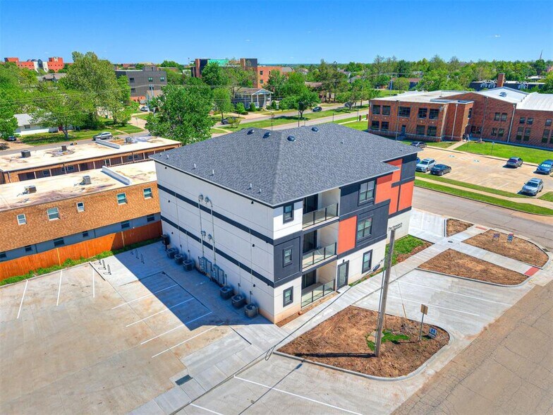 More Photos Of 103 E Edwards St, Edmond Apartments For Sale