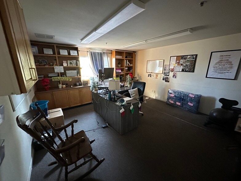 More Photos Of 140 Flocchini Cir, Lincoln Warehouse For Lease