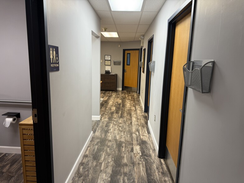 More Photos Of 1829 New Holland Rd, Reading Office For Sale