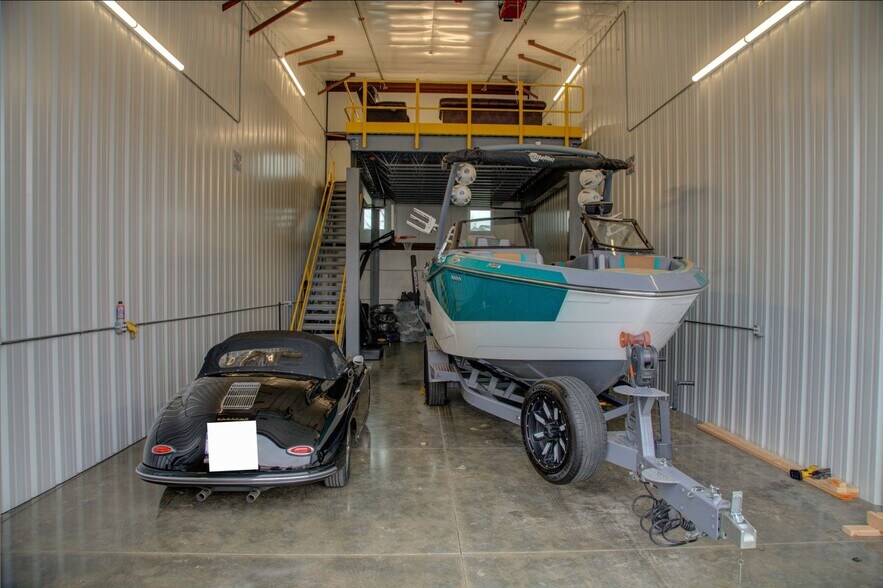 More Photos Of 2364 Industrial Ln, Broomfield Warehouse For Sale