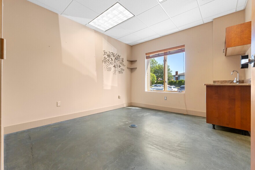 More Photos Of 613 Amboy Ave, Perth Amboy Medical For Lease