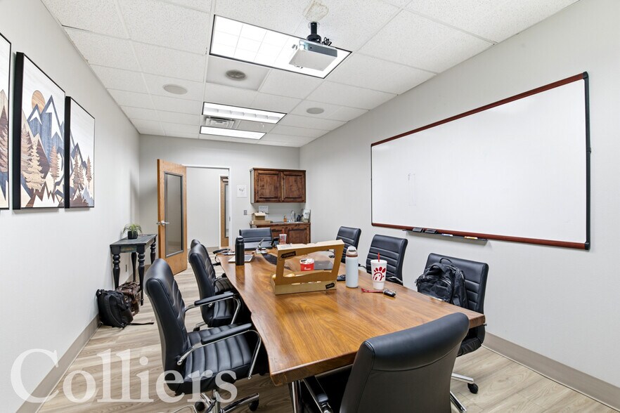 More Photos Of 1036 E Iron Eagle Dr, Eagle Office For Sale