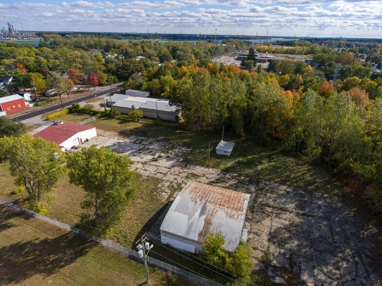More Photos Of 3905 32nd St, Port Huron Truck Terminal For Sale