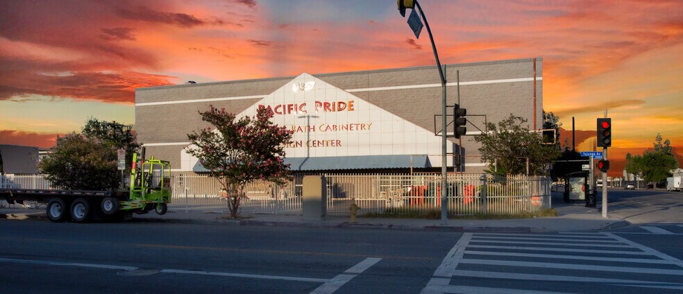 More Photos Of 11357 Sherman Way, Sun Valley Freestanding For Lease