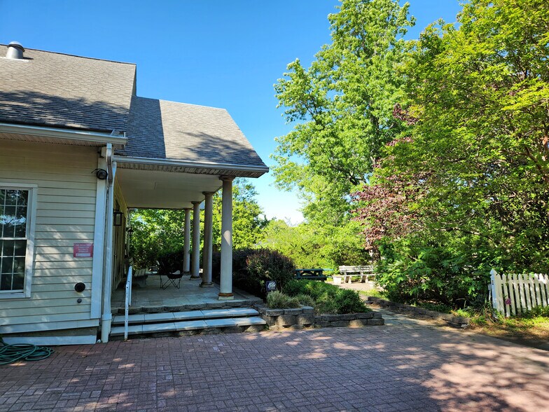 More Photos Of 4700 Erie St, College Park Office For Sale