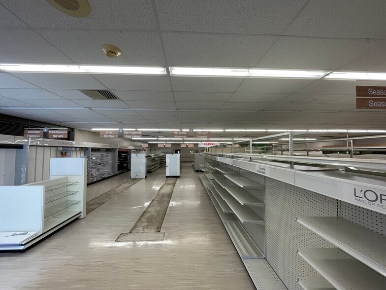 More Photos Of 11 E Division St, Sparta Drugstore For Sale