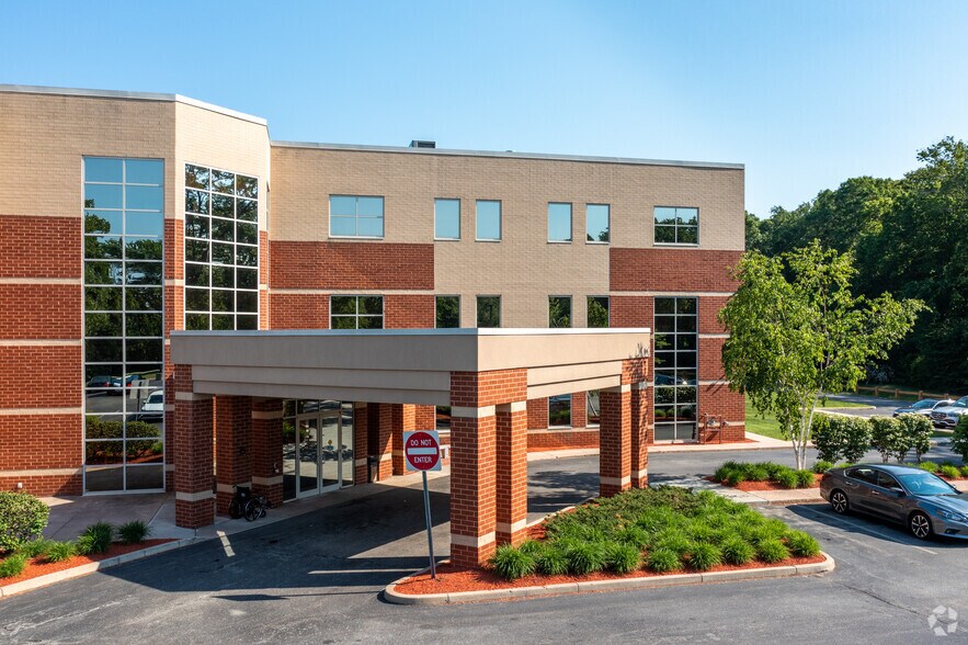 More Photos Of 196 Waterford Pky S, Waterford Medical For Lease