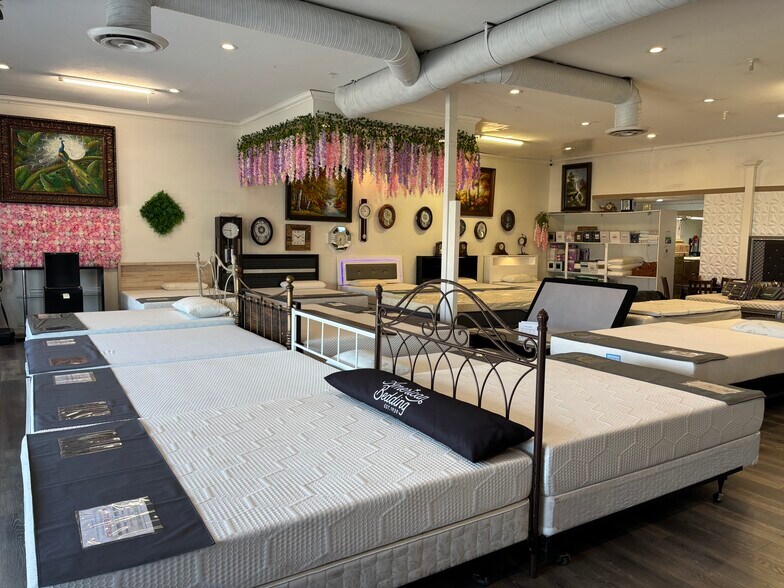 More Photos Of 14191 Beach Blvd, Westminster Freestanding For Sale