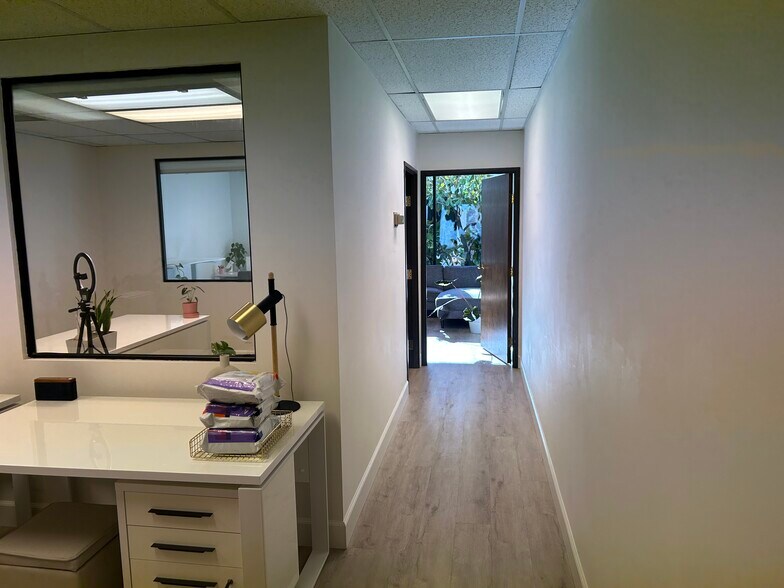 More Photos Of 30423 Canwood St, Agoura Hills Office For Sale