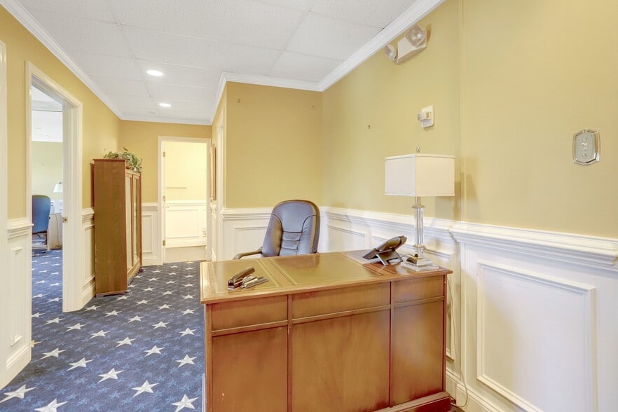 More Photos Of 313 Park Ave, Falls Church Medical For Sale