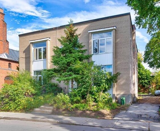 Primary Photo Of 325 Av Melville, Westmount Apartments For Sale