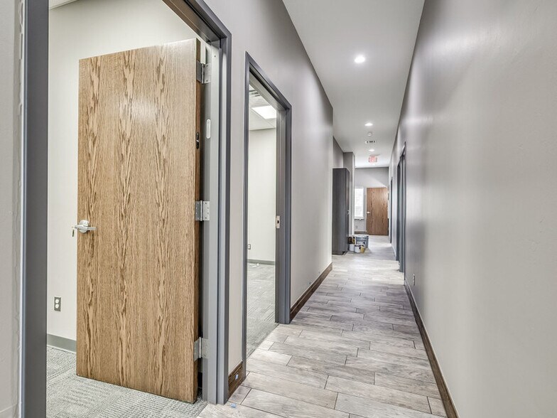More Photos Of 15121 Traditions, Edmond Office For Lease