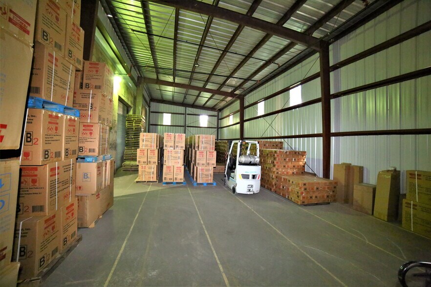 More Photos Of 121 Bells Ferry Ln, Marietta Distribution For Lease