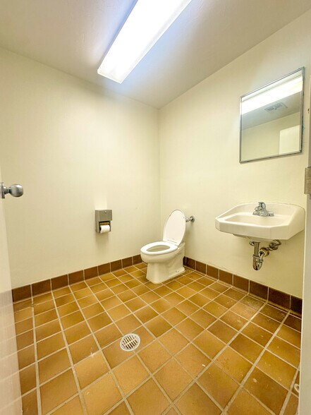 More Photos Of 2545 Blairstone Pines Dr, Tallahassee Office For Sale