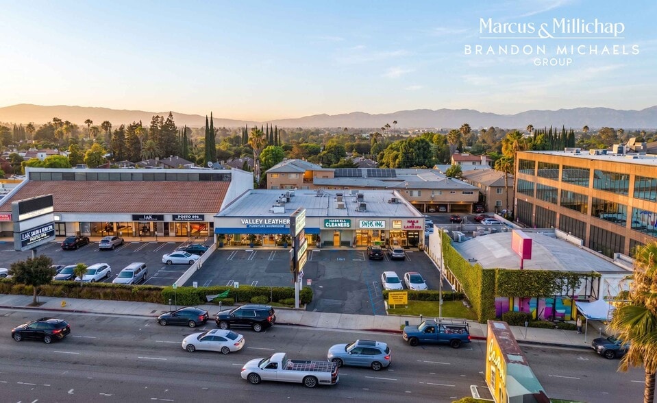 More Photos Of 15603-15607 Ventura Blvd, Encino General Retail For Sale