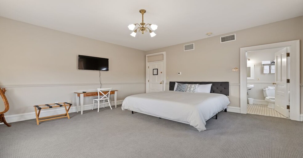 More Photos Of 45 N Main St, Mayville Hotel For Sale