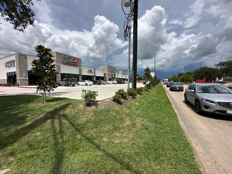 More Photos Of 23950 Franz Rd, Katy General Retail For Lease