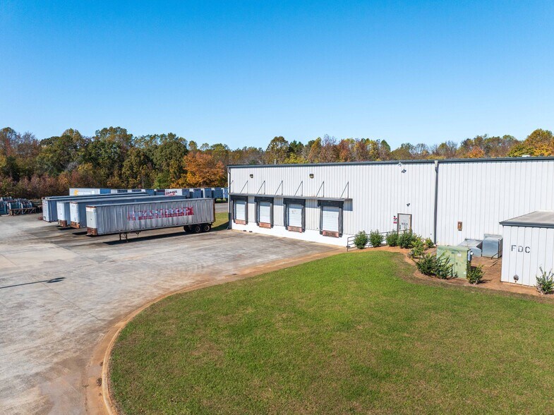 More Photos Of 140 Lionheart Dr, Mocksville Warehouse For Lease