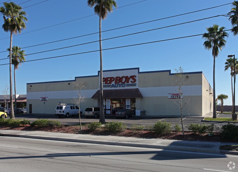 More Photos Of 842-878 N Military Trl, West Palm Beach Unknown For Lease