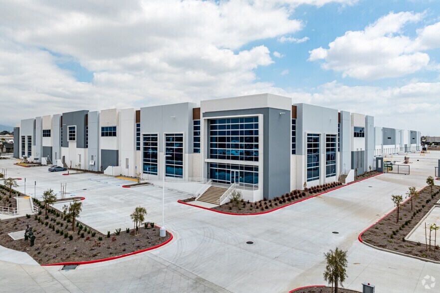 More Photos Of 14801 Slover Ave, Fontana Warehouse For Lease