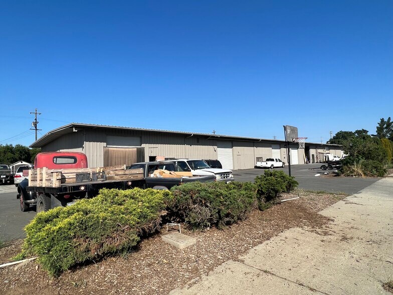 More Photos Of 13555 Depot St, San Martin Warehouse For Lease
