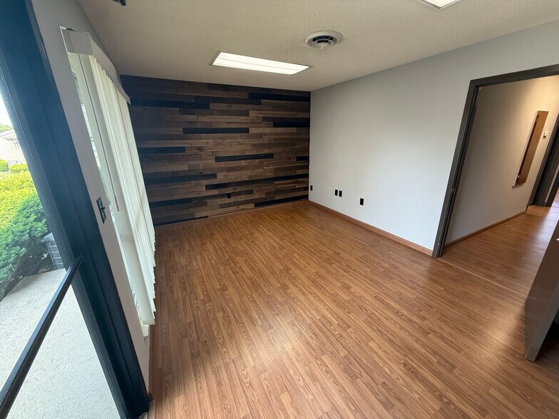 More Photos Of 7594-7620 Slate Ridge Blvd, Reynoldsburg Office For Sale