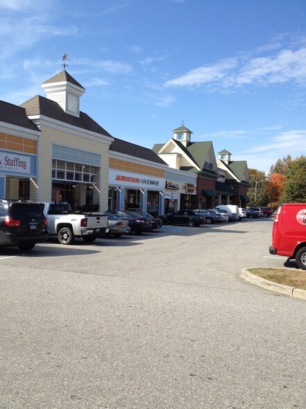 More Photos Of 203-267 Kennedy Dr, Putnam Unknown For Lease