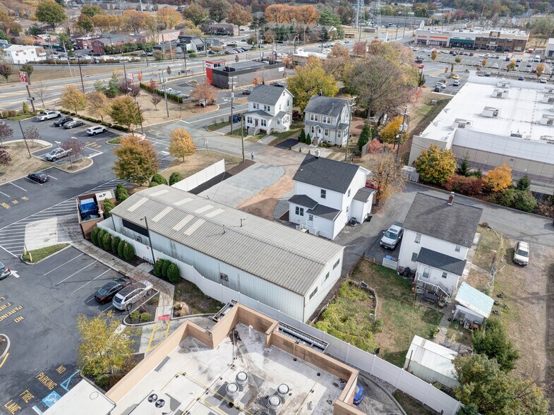 More Photos Of 12 Jansen Ave, Woodbridge Warehouse For Sale