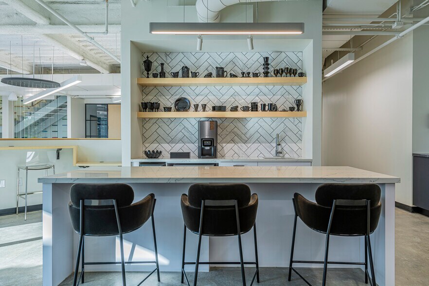 More Photos Of 4621 Ross Ave, Dallas Office For Lease