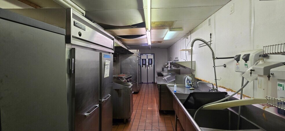 More Photos Of 6228 Yadkin Rd, Fayetteville Restaurant For Sale