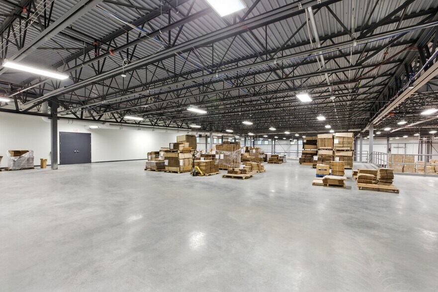 More Photos Of 373 Highland Ave, Salem Industrial For Lease