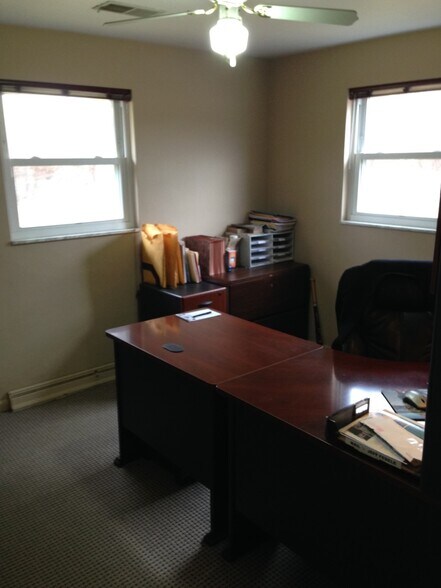 More Photos Of 2624 Rochester Rd, Cranberry Township Office Residential For Lease