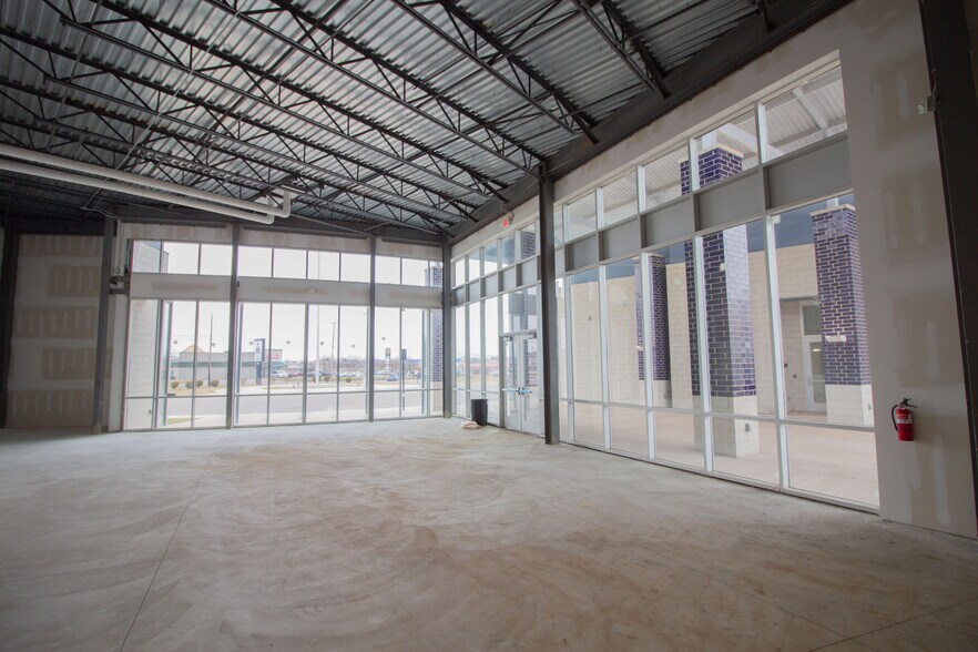 More Photos Of 1307 Centerville Rd, Sturgis Office For Lease