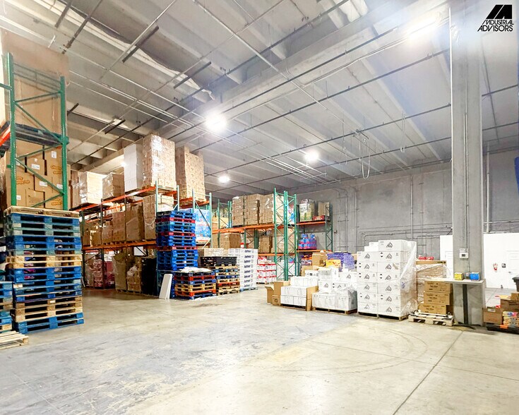 More Photos Of 14240 Palmetto Frontage Rd, Miami Lakes Warehouse For Lease