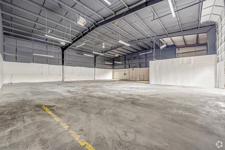 More Photos Of 6275 Highway 85, Riverdale Unknown For Lease