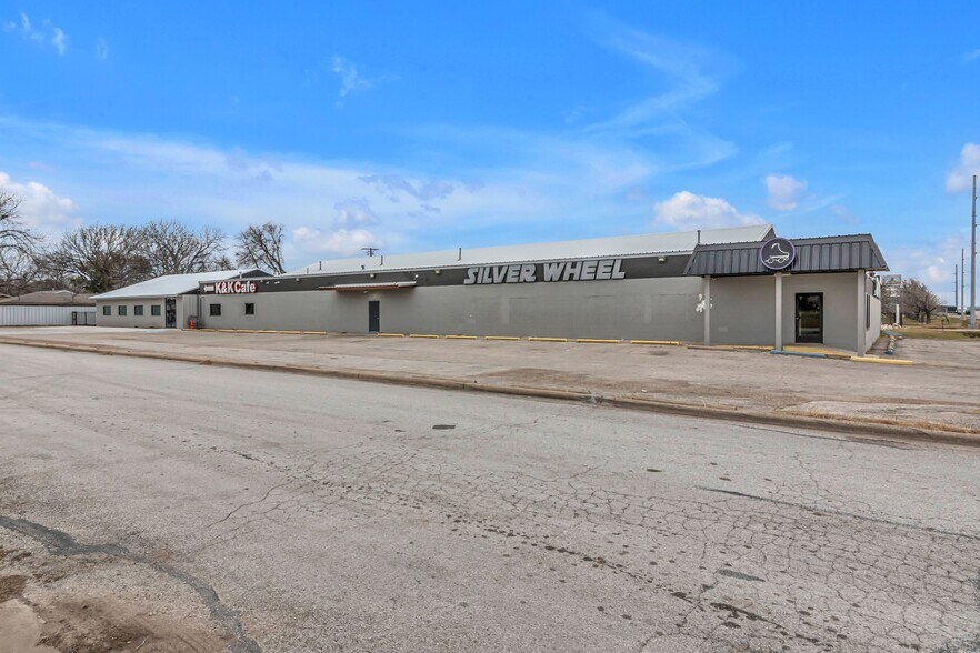 More Photos Of 7628 Corina Dr, Fort Worth Skating Rink For Sale