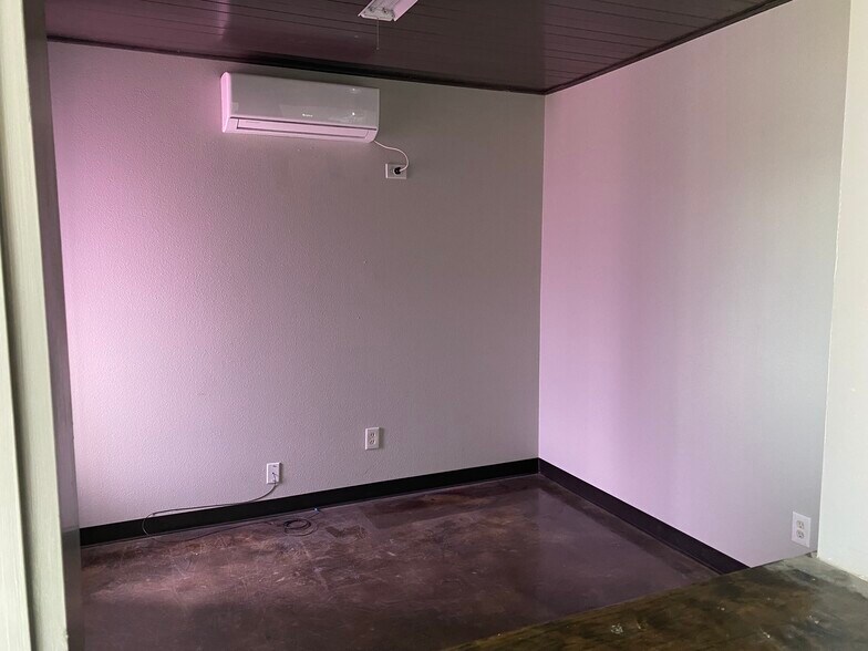 More Photos Of 4700 S County Road 1310, Odessa Warehouse For Lease