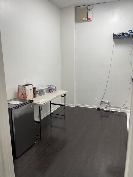 More Photos Of 13313-13321 Ventura Blvd, Sherman Oaks Office For Lease