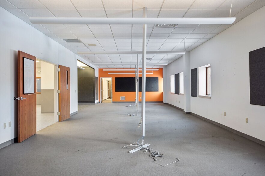 More Photos Of 454 County Rd V V, Somerset Manufacturing For Sale