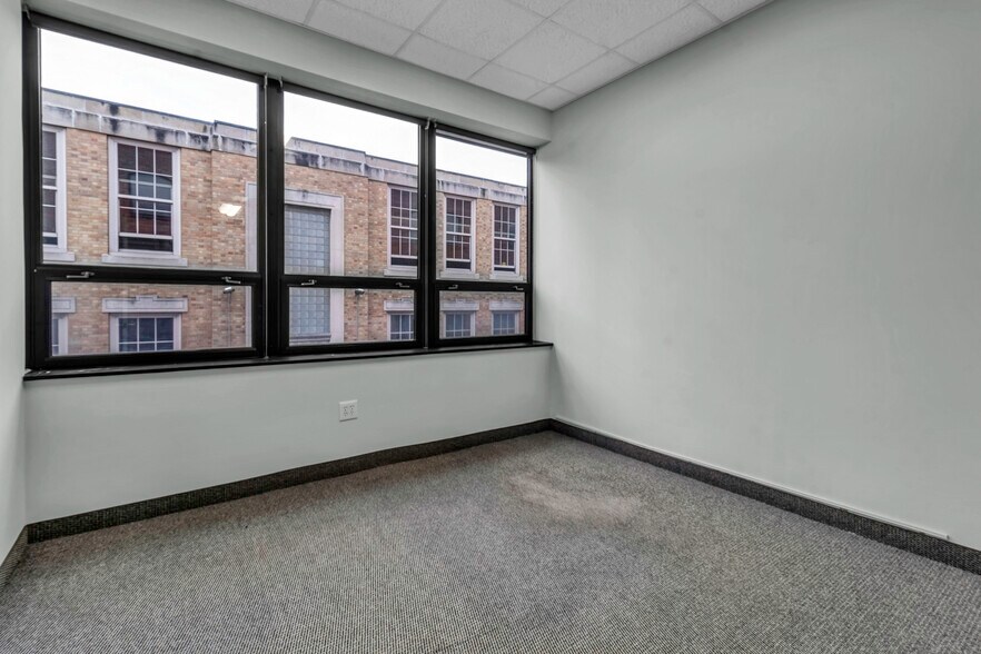 More Photos Of 1083 Delaware Ave, Buffalo Medical For Lease