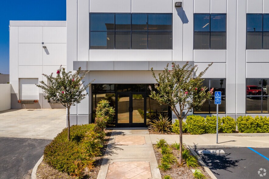 More Photos Of 1355-1365 Storm Pky, Torrance Industrial For Sale