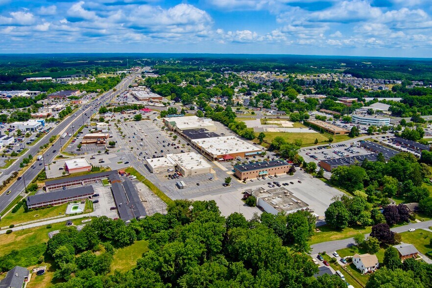 More Photos Of 505 Jermor Ln, Westminster Restaurant For Lease