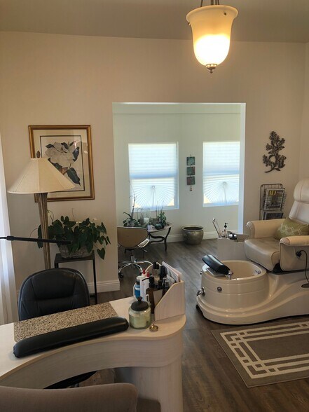 More Photos Of 668 E Redlands Blvd, Redlands Office For Sale