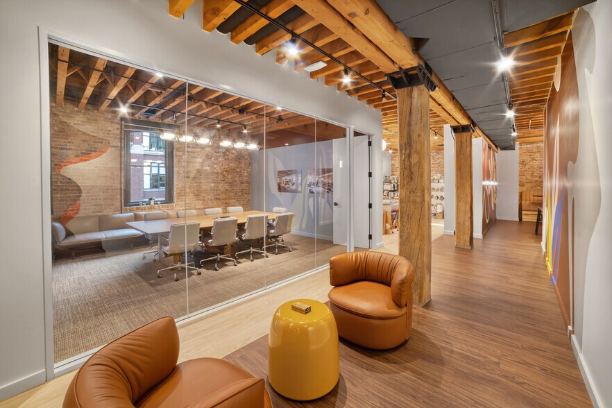 More Photos Of 220-230 W Kinzie St, Chicago Loft Creative Space For Lease